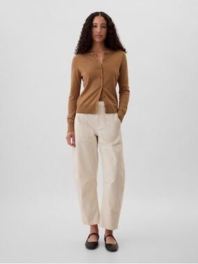 GAP | high rise barrel khakis | size 6